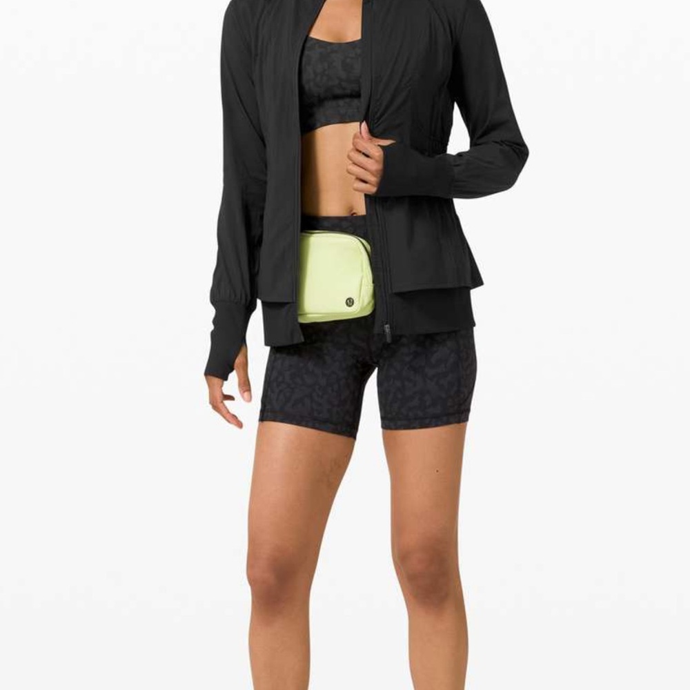 Lululemon Sights Seen Jacket
Black , Sz 2 - Picture 5 of 6